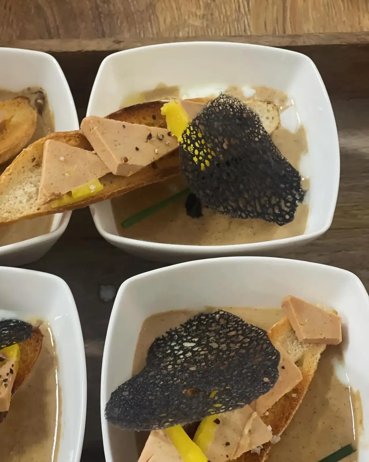 Toast au foie gras et décors